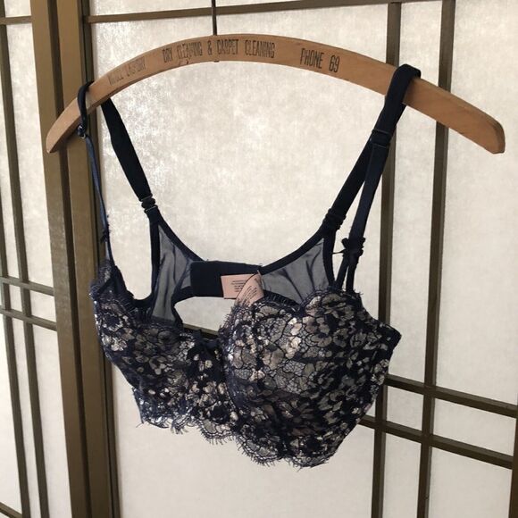 Victoria’s Secret 32C lacy blue and silver bra - Picture 1 of 14